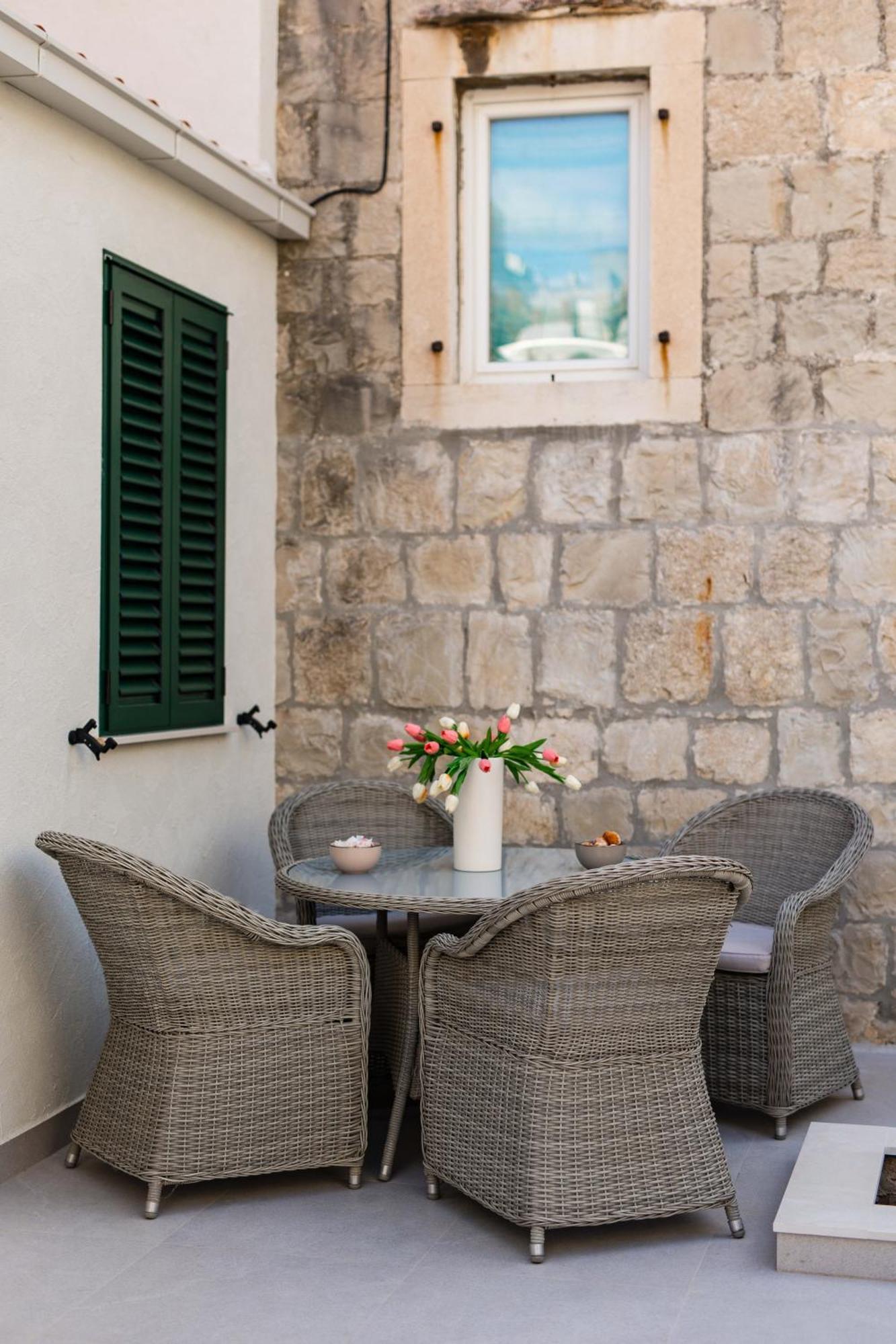 Luxury City Center House Split Exterior foto